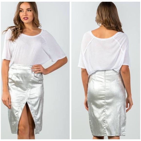 CLASSIC RELAXED TEE in WHITE - Picture 3 of 5